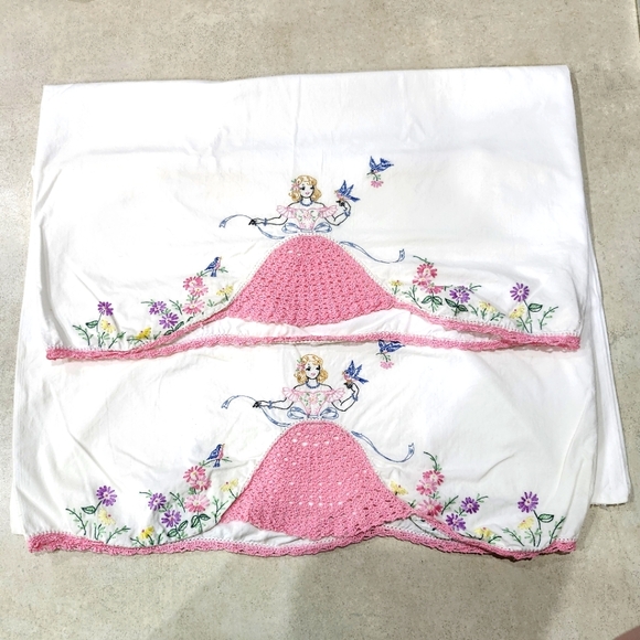 Other - Southern Bell Stitched Embroidered Vintage pillow cases Set of 2